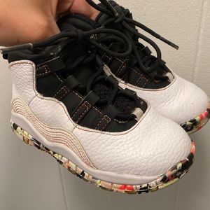 Toddler Girl Air Jordan Retro SE GS